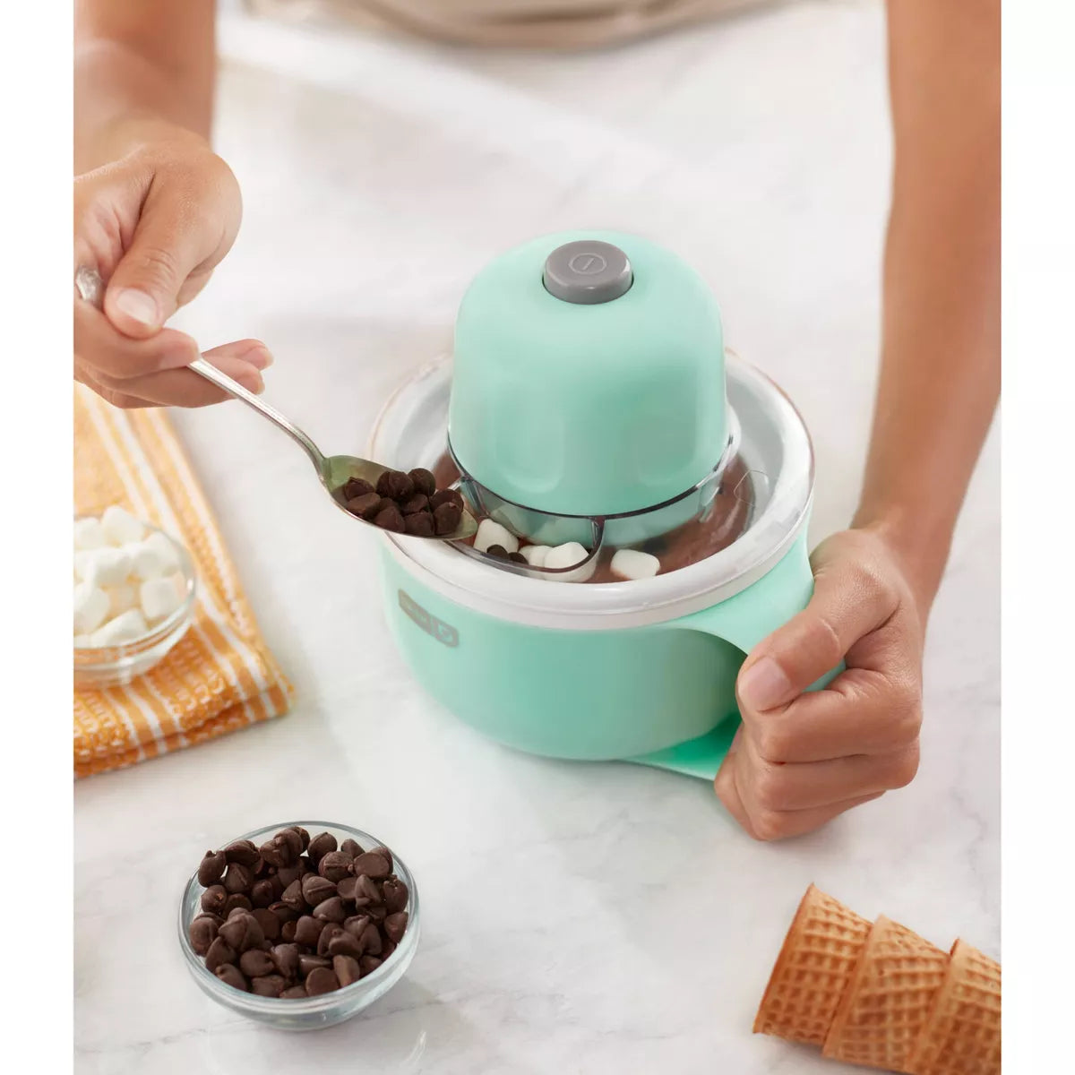 Dash My Mug Electric Ice Cream Maker – 1 Pint Soft Serve Machine